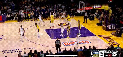 众人评价詹姆斯关键绝平2分,詹姆斯绝平三分踩线引争议