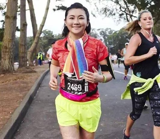 任家萱大方露烧伤疤痕,任家萱40岁迎来新爱情