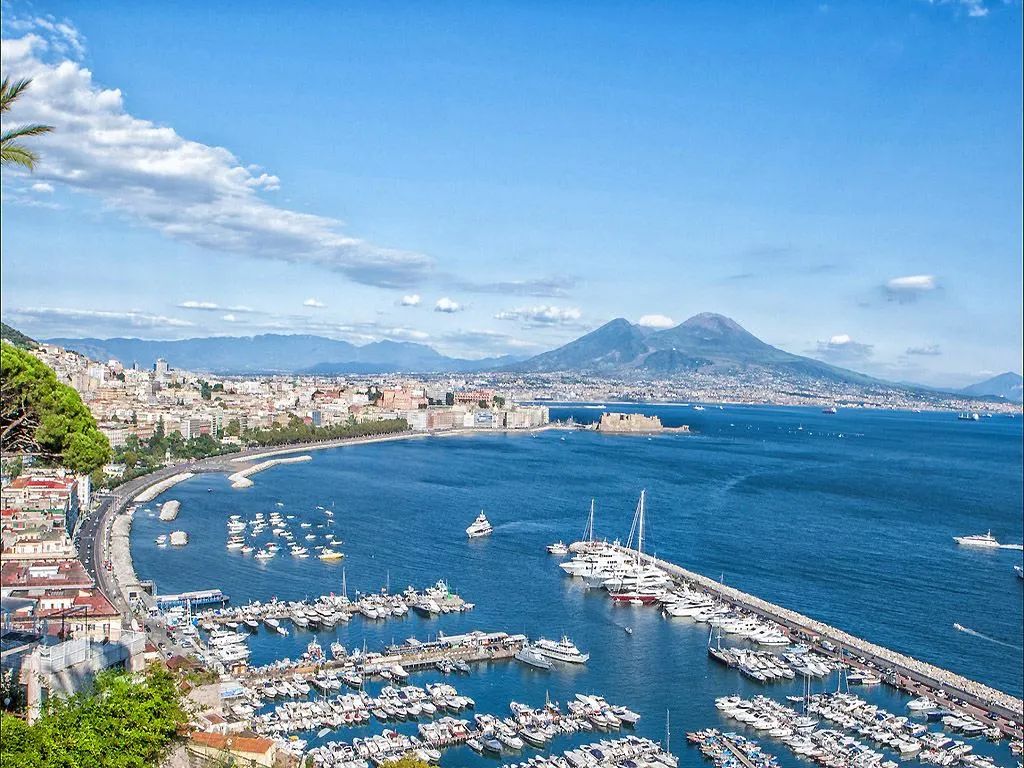 这座边陲小城才叫足球圣城99%人不知道的风景