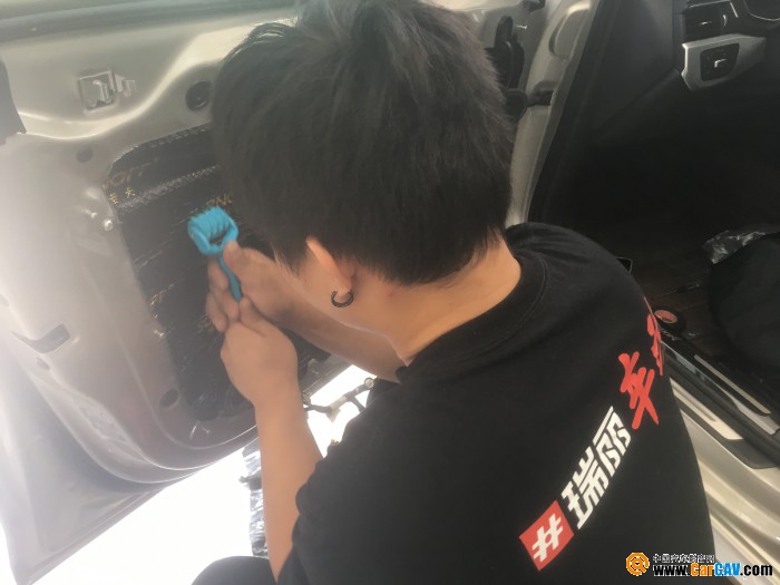 奥迪a4l改音响加功放,奥迪a4l解决风噪