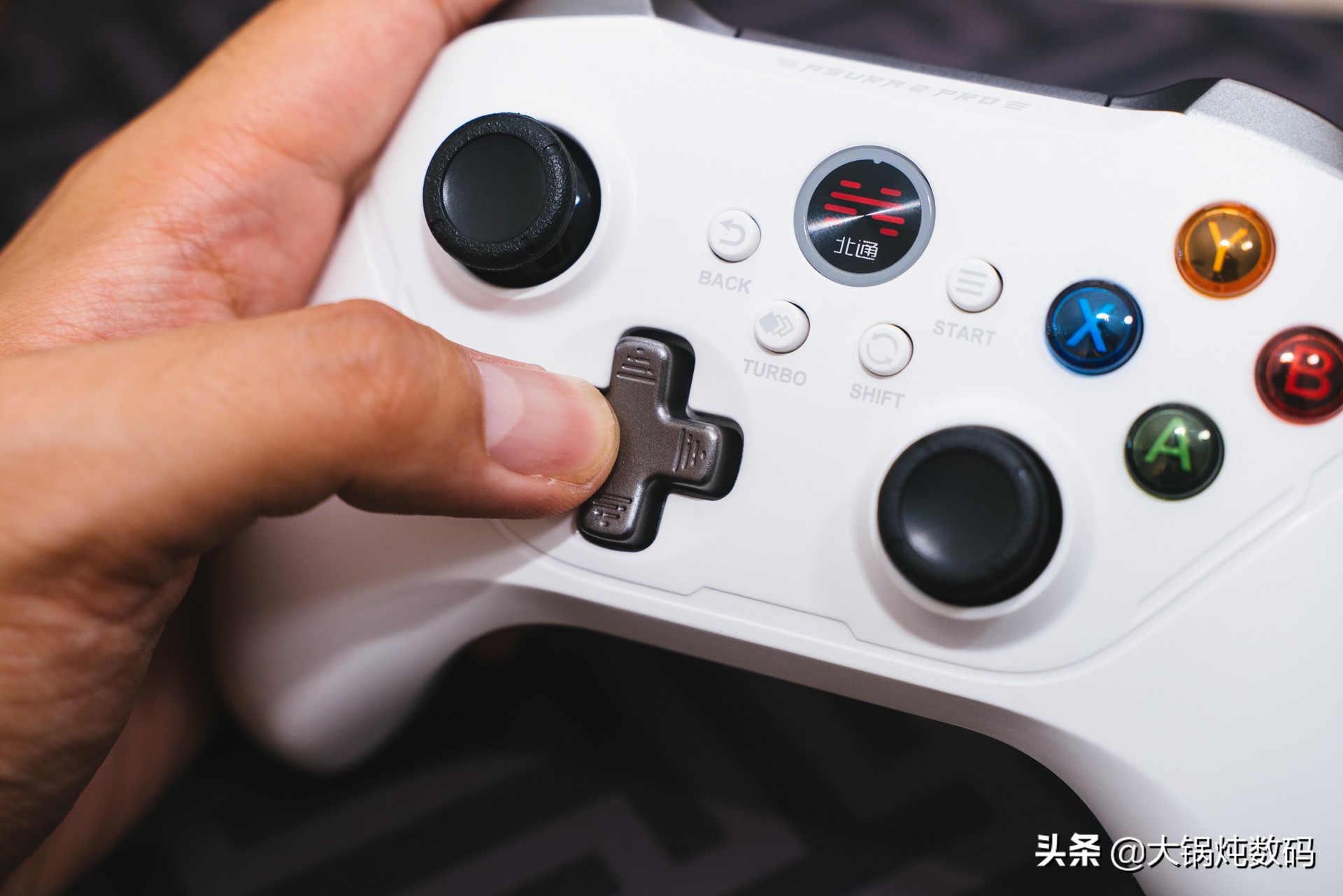 北通阿修罗2pro手柄测评,北通阿修罗2蓝牙游戏手柄测评