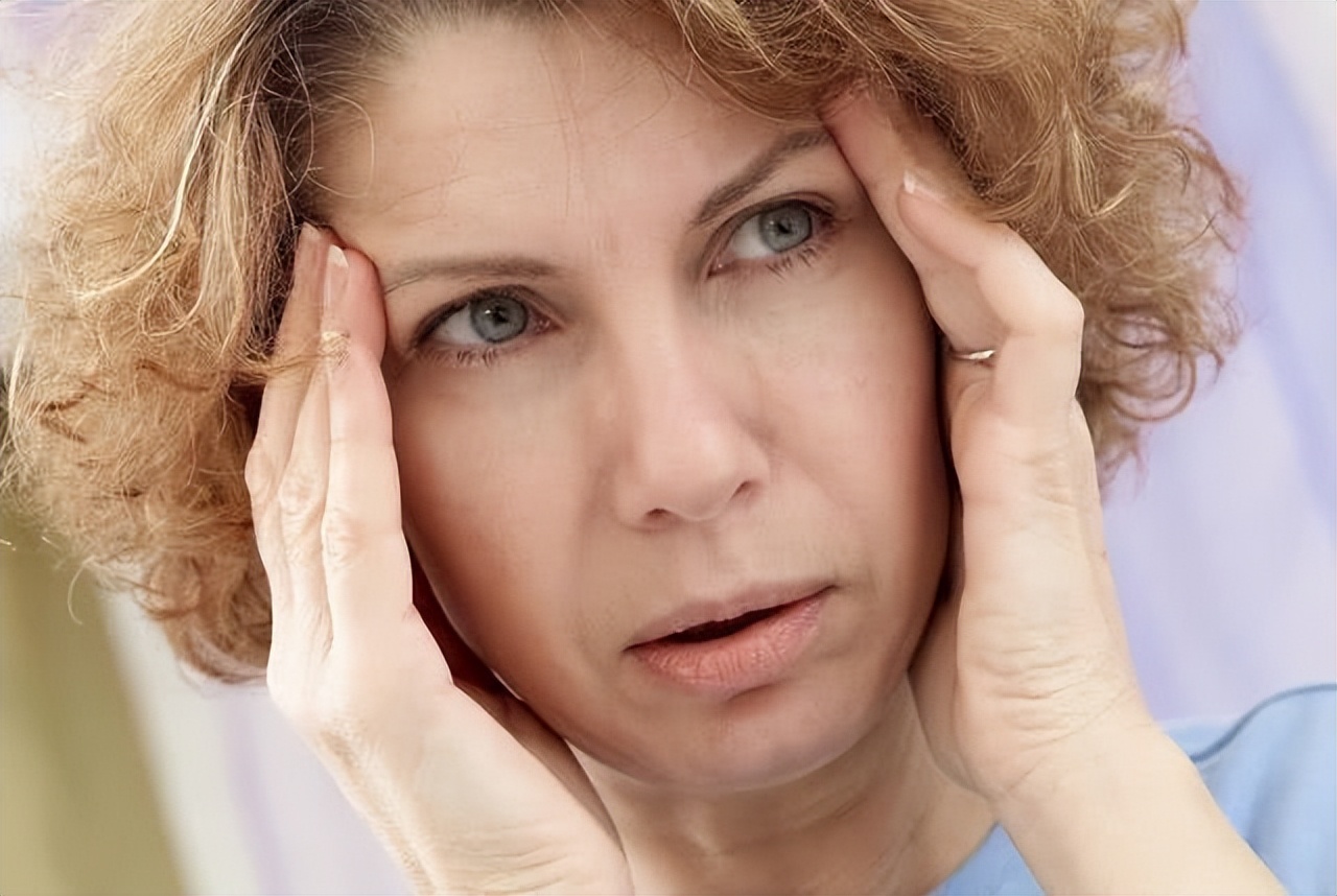 外阴老是干是怎么回事,阴道每天都有什么症状