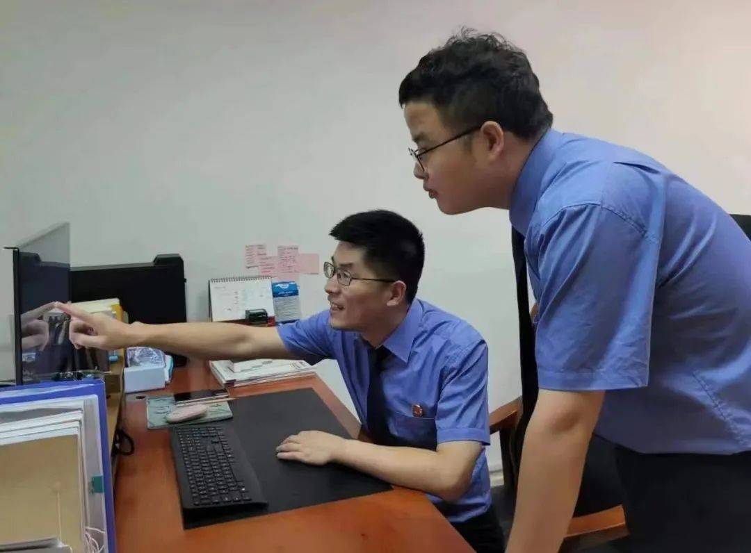 这款“赢比赛、赚奖金”的电竞游戏，竟让玩家不知不觉成了赌客……｜今晚九点半