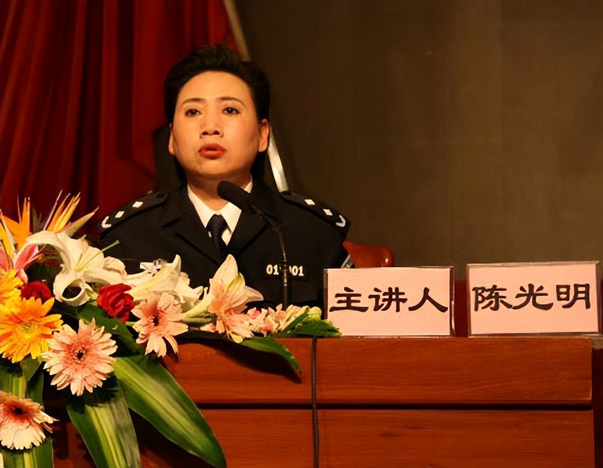“白宫教父”文强：霸占警花强奸女学生，被捕后自供玩弄女明星