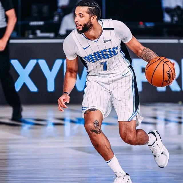 西蒙斯和迈特威谁厉害,西蒙斯和迈特威