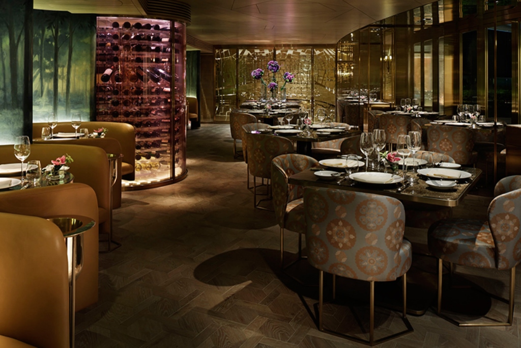 在香港的米其林餐厅用餐,在香港的豪华正餐