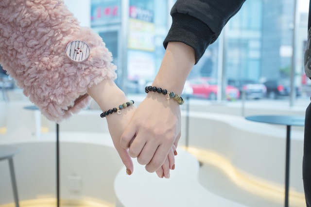 不要无脑的给女人花钱,一味的给女生买东西好吗