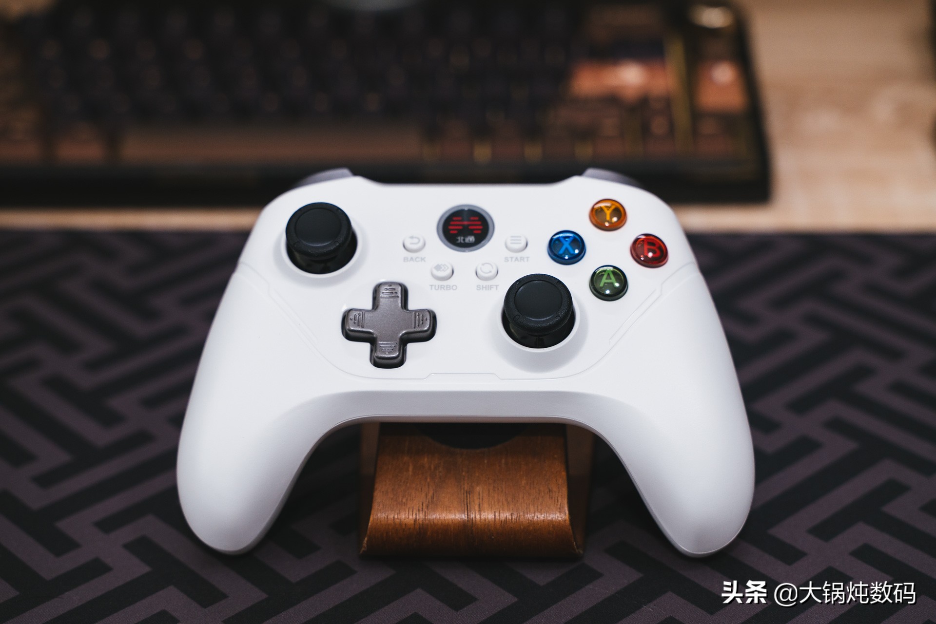 北通阿修罗2pro手柄测评,北通阿修罗2蓝牙游戏手柄测评