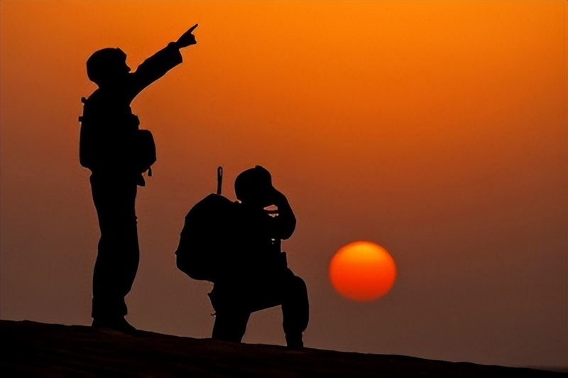 间谍三部曲小说,四本非常优秀的军事谍战小说