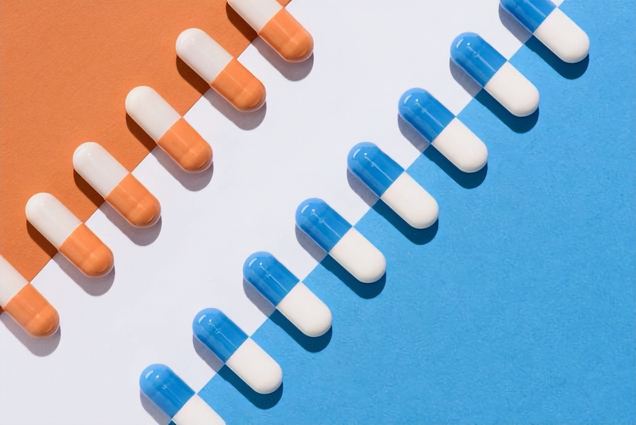 女子背部“盘蛇”，疼得受不了！医生：中西医抗病毒，疗效更强