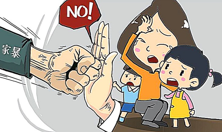 民政局回应男子办离婚时打老婆，出手又狠又重，离了再算帐