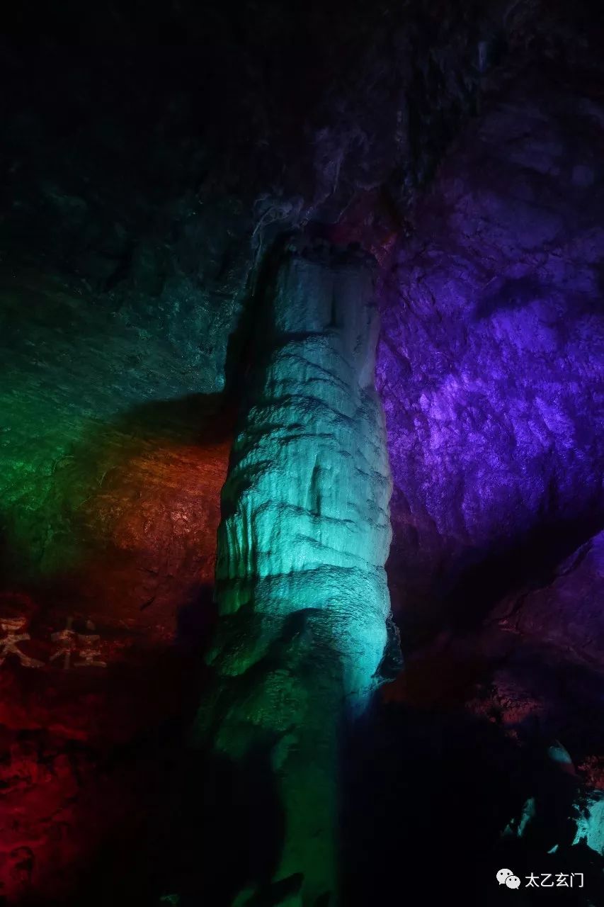 北京八奇洞显圣龙潭,最近发现的最大溶洞