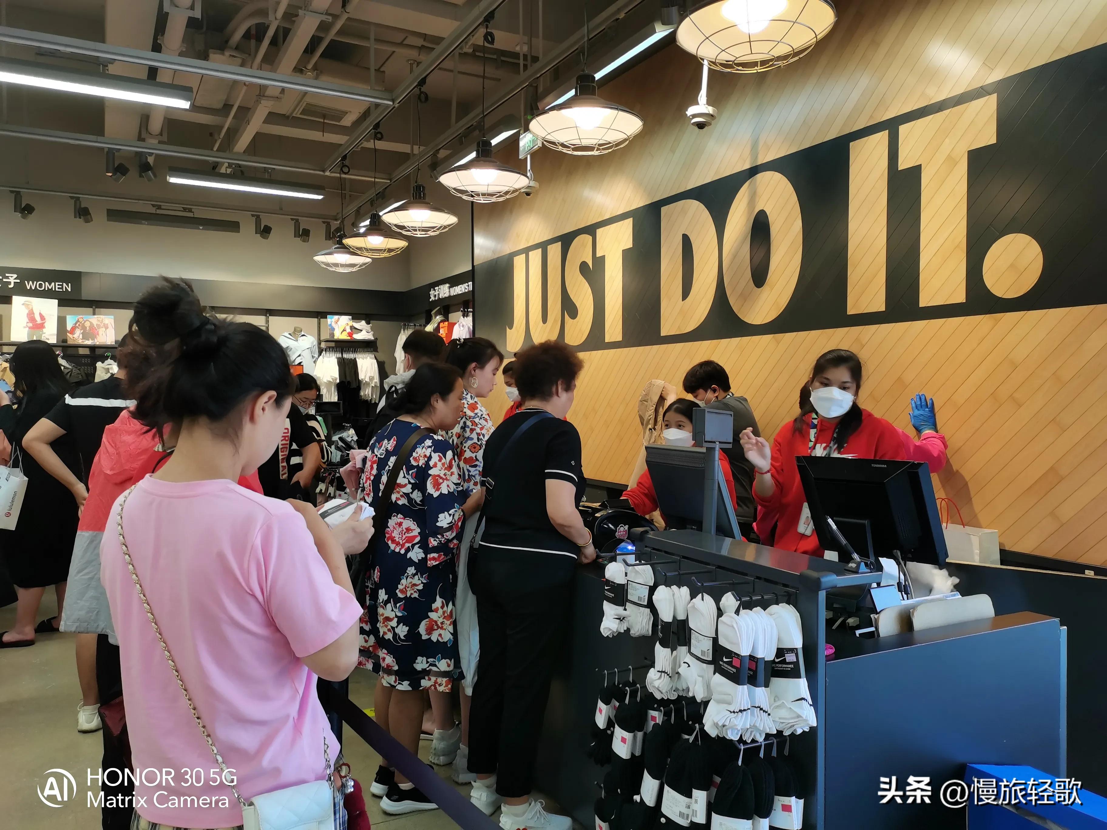 三亚亚龙湾壹号小镇奥特莱斯,三亚奥特莱斯壹号小镇需要逛多久