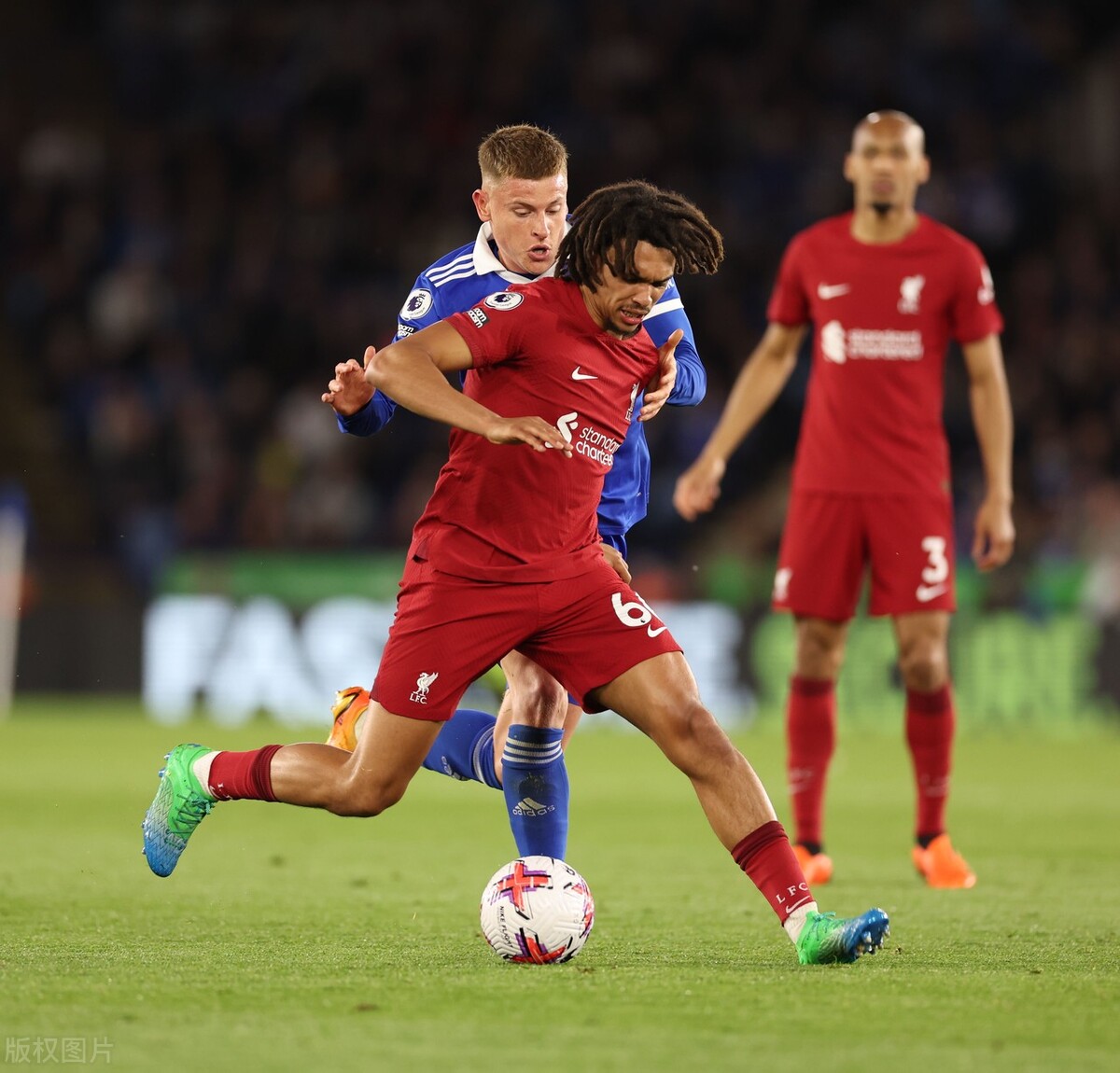 英超黑马太强守住第四名甩开曼联,7连胜狂轰18球