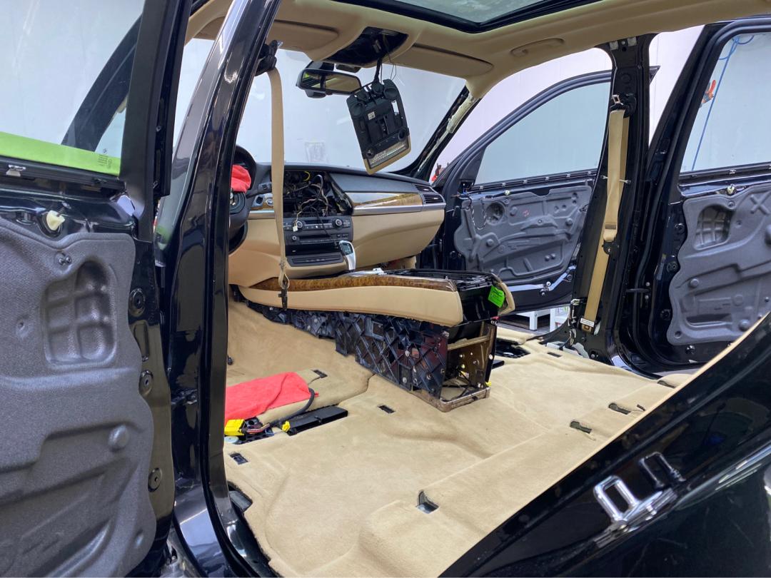 14款宝马x5老改新过程,2011款宝马x5翻新修复