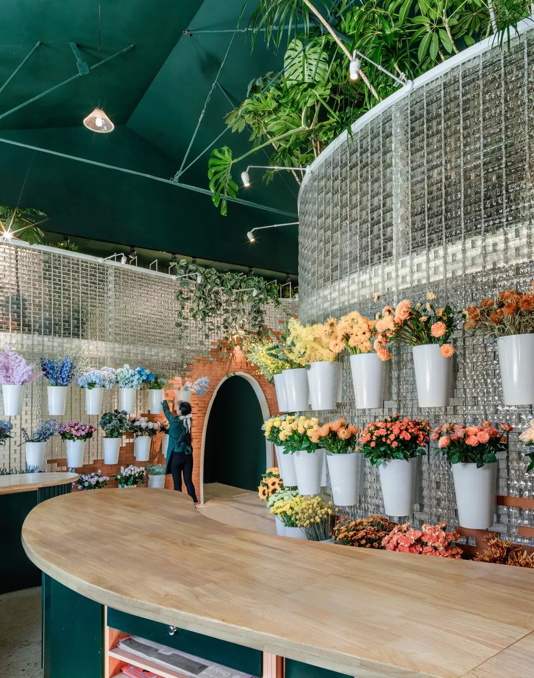 打造静谧而又生机盎然的梦幻“花”园｜只和花花艺工作室“只园”