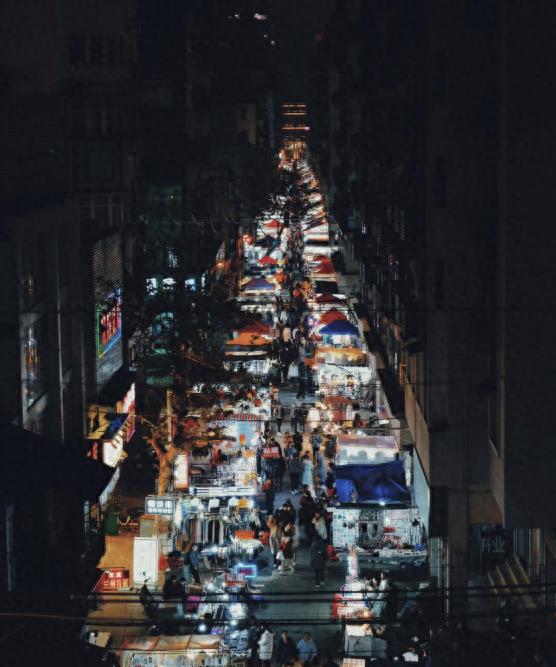 「美食城探秘」：朱一龙新片背后的隐藏美食！