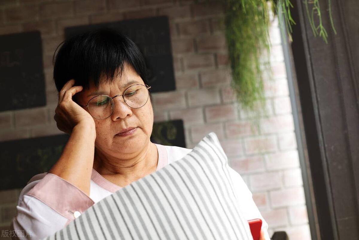 婆婆带孙子4年不给一分钱,婆婆带娃儿媳不给钱