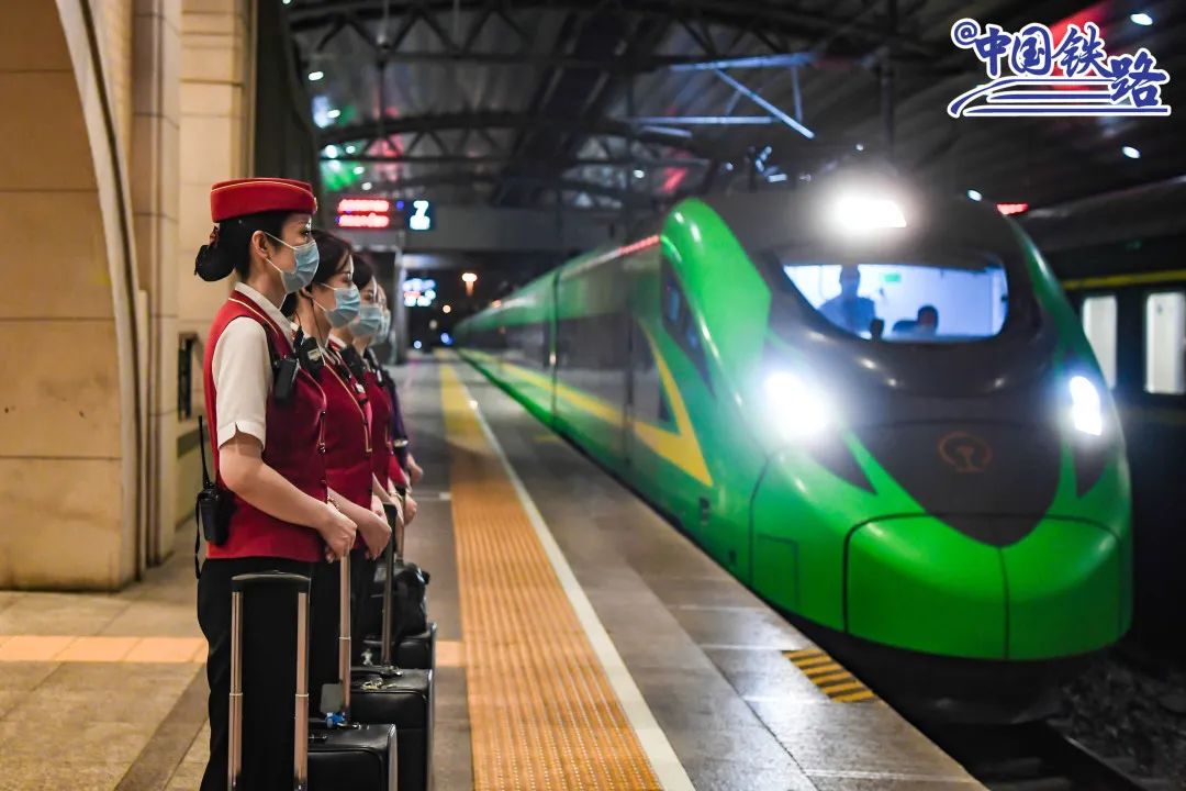 复兴号d728动卧一等卧是什么样的,复兴号二等卧啥样