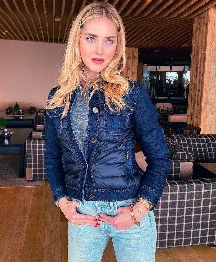 宇宙时尚博主被质疑衣品？！网友吐槽：她的穿搭我真看不懂…