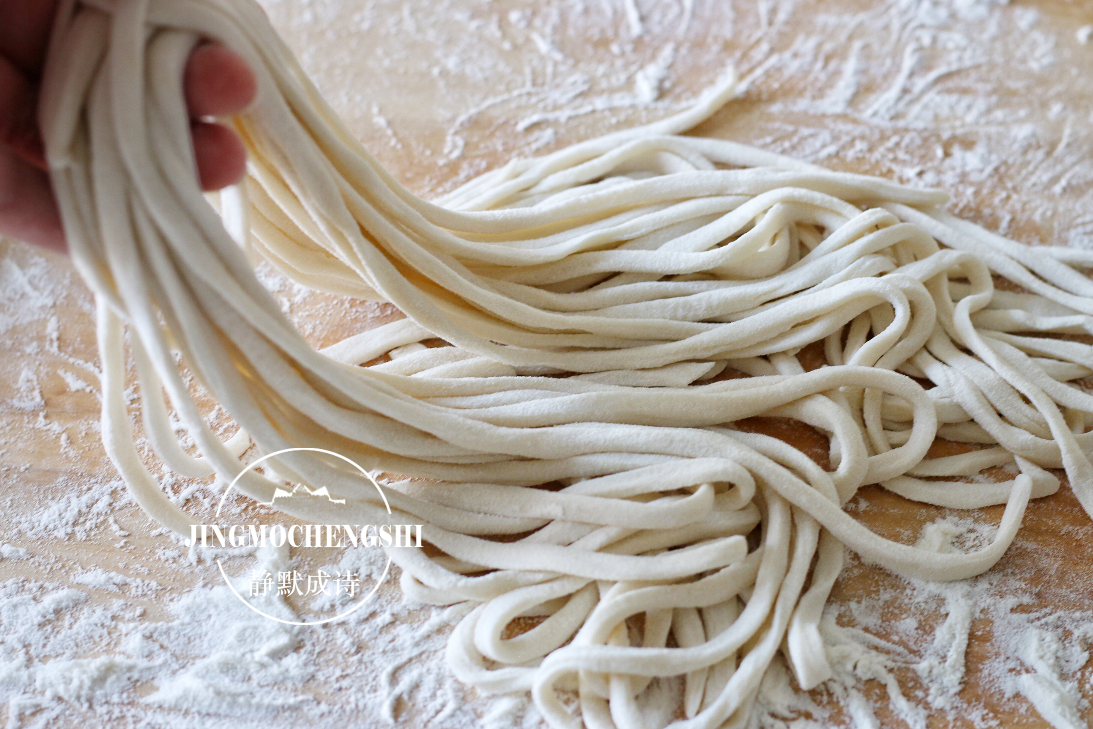 如何掌握面与水比例,做手擀面的方法和技巧