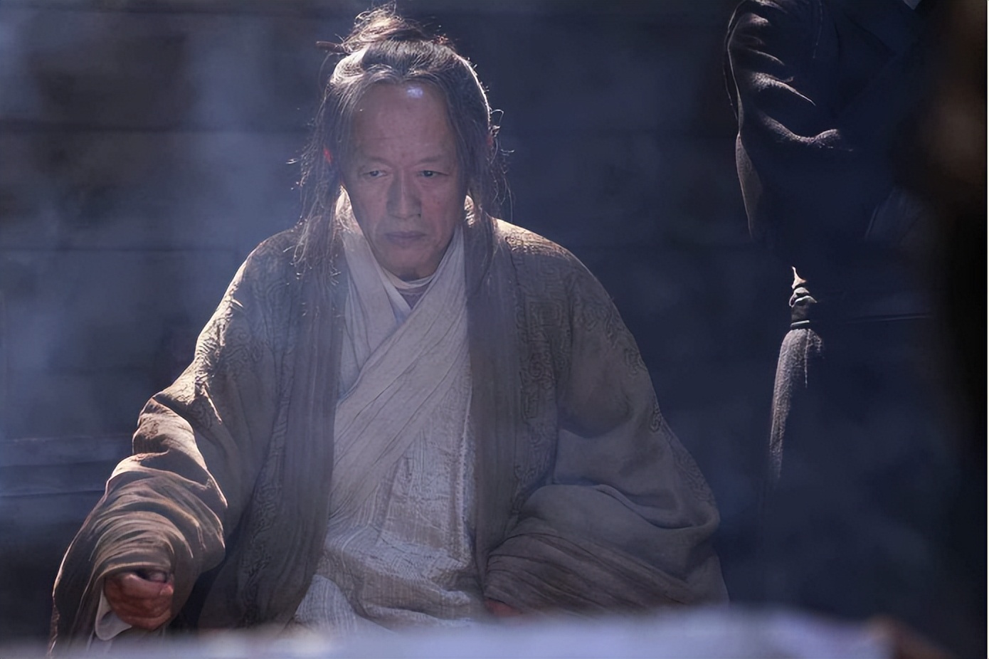 为什么唐朝太监权力这么大,明朝太监为什么没有唐朝太监厉害