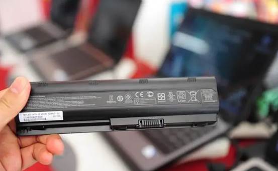 笔记本充电开着充还是合着充快,笔记本边充电边用cpu温度很高