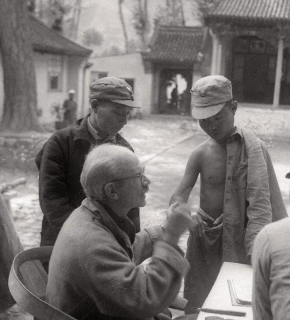 89年,渑池县“烈士”时隔41年归来,众人纷纷围观:真是福大命大