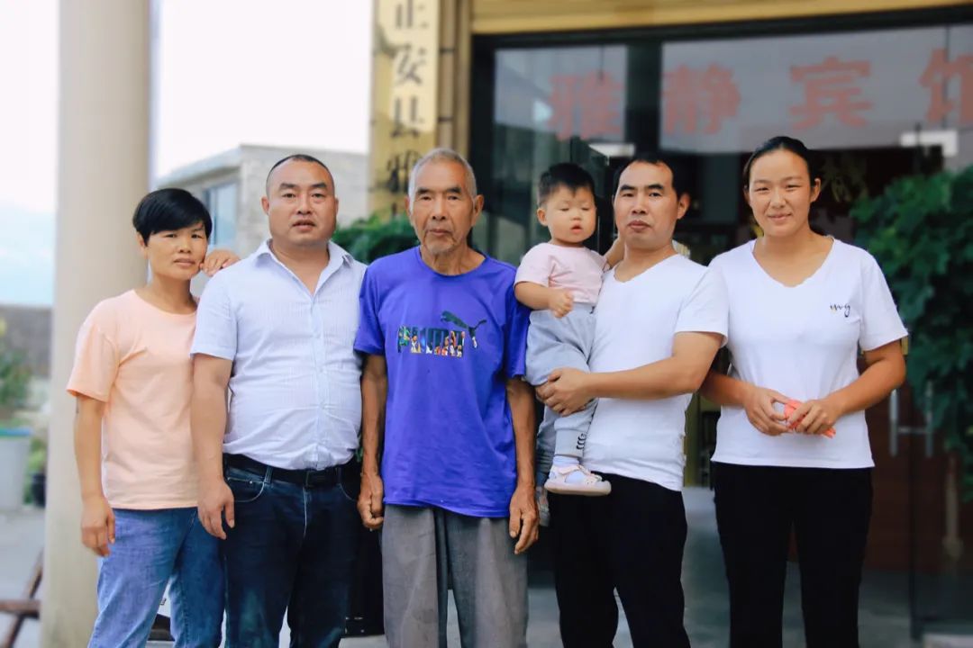 被拐25年后姐弟俩终于和妈妈团聚,母亲弟弟相继被拐