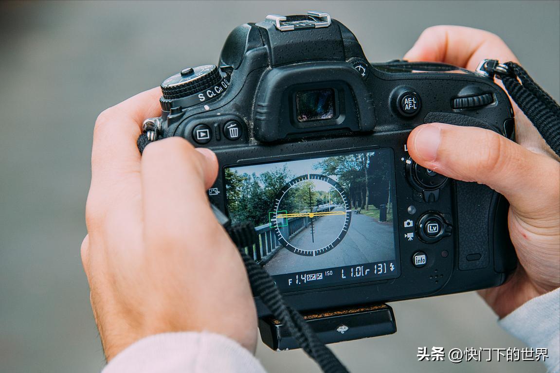 单反相机与智能手机,入门级单反相机和现在的智能手机