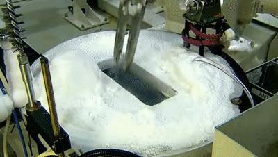 汽车工业探究丨在欧洲工厂,感受一下顶级跑车发动机是如何铸造的