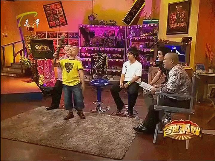 岳云鹏打过陶阳吗,岳云鹏跪陶阳高能名场面