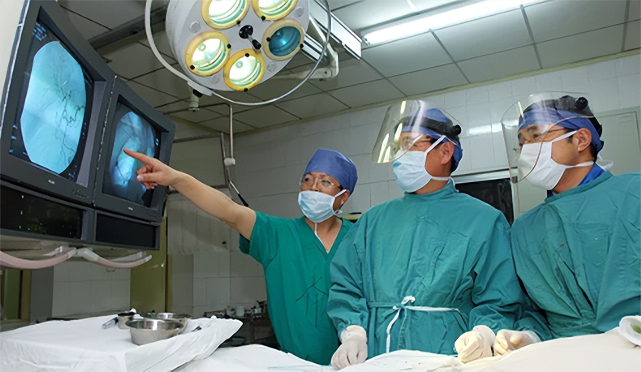 24岁女生确诊肝癌晚期崩溃,29岁护士突发疾病逝世