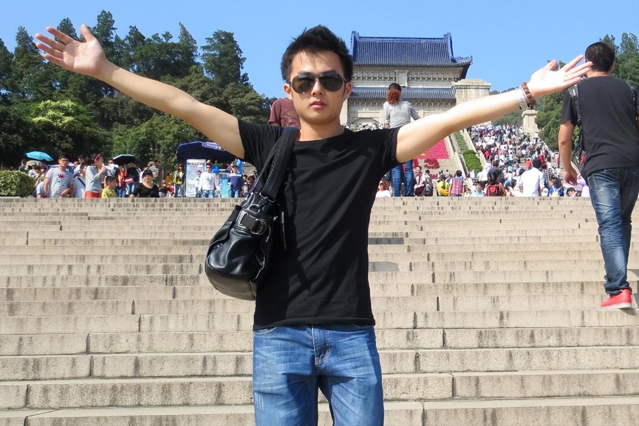 最牛红客林勇，率8万红客为国而战，怒将五星红旗挂满美国官网