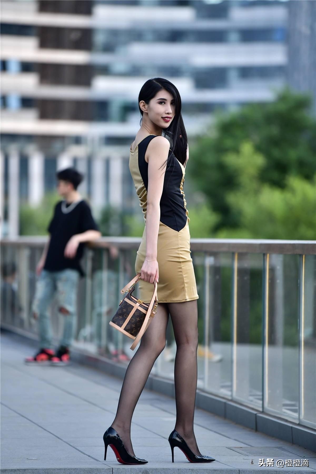 油亮的*袜丝**，始终是我的最爱