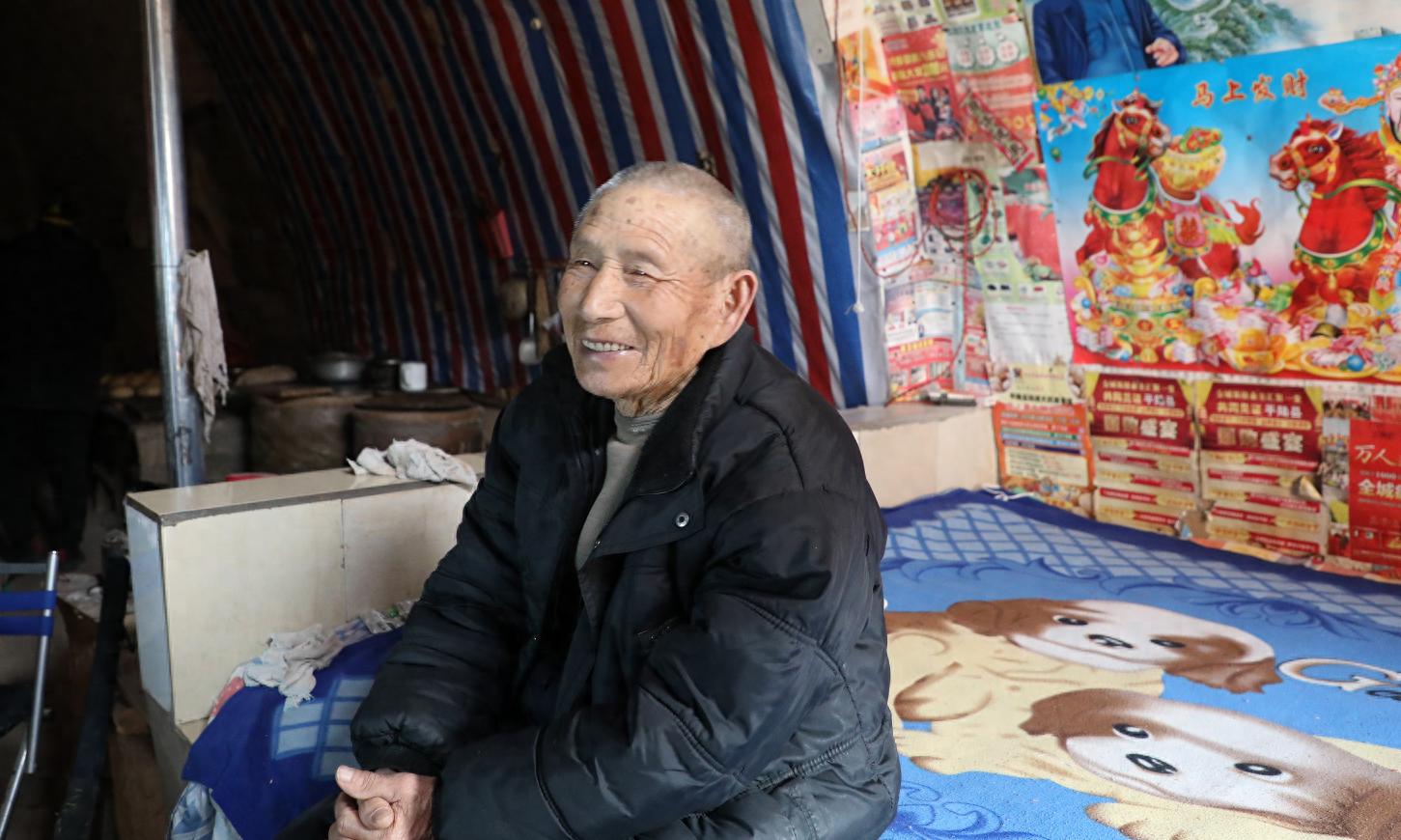 岳母生日全家去酒店庆祝,女婿偷偷买单溜走,拒绝再登岳父母家门