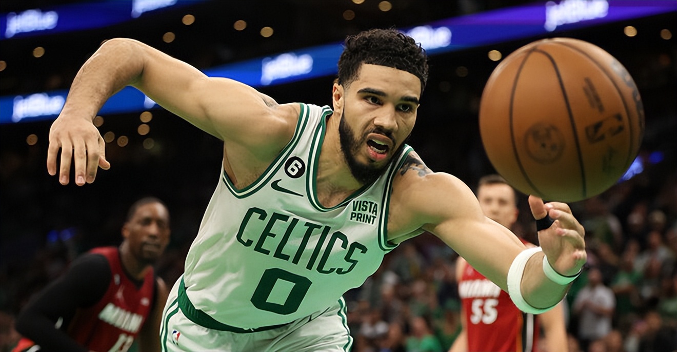 惨败25分4连败湖人究竟是怎么了,湖人替补大逆转绿军