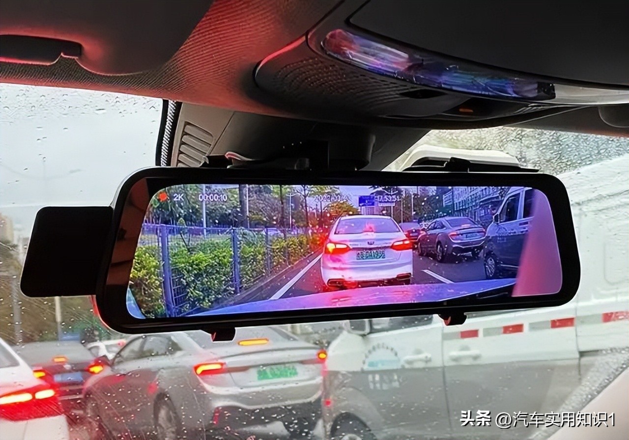 不带屏幕行车记录仪,行车记录仪带屏幕和不带屏幕