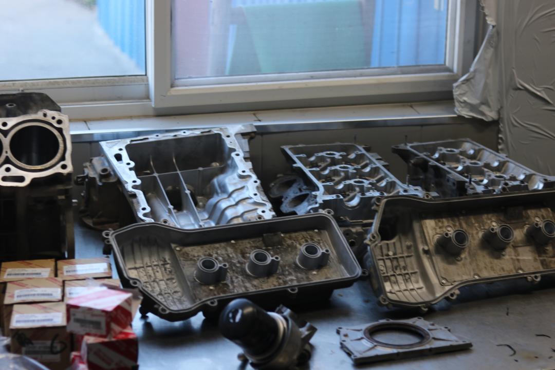 03年丰田霸道全车翻新多少钱,2004款丰田霸道拆车视频