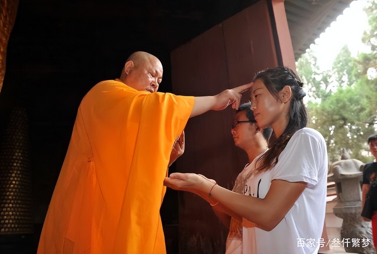 在异地领结婚证需要什么条件,领结婚证必须要登记结婚档案么