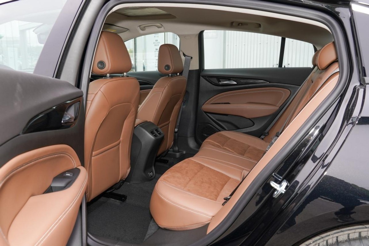 别克君威能跑赢凌渡吗,别克君威跟大众速腾凌渡