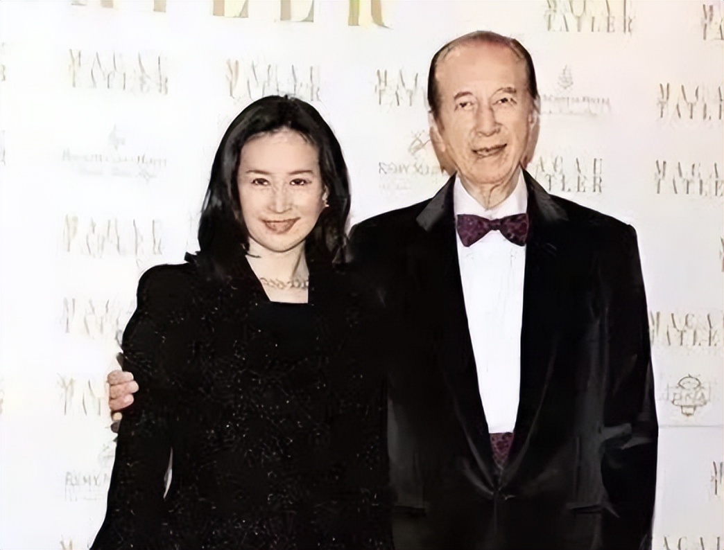 李嘉欣何超琼最近消息,何超琼梁安琪李嘉欣