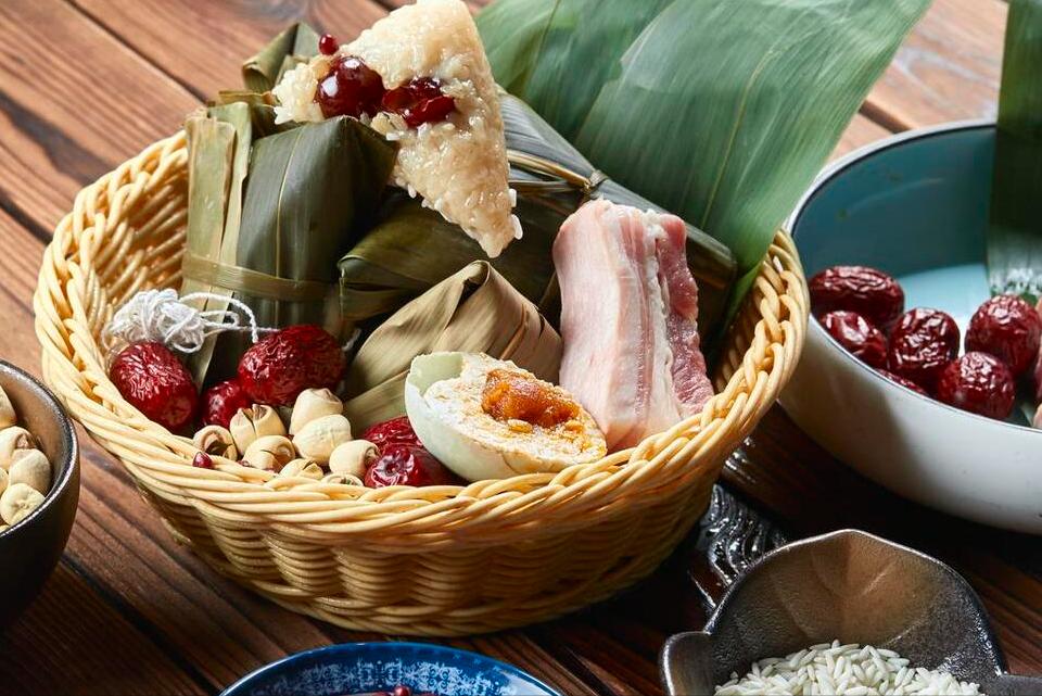 明日端午节,提醒老年人多吃“2豆”,多喝“4茶”,解疲劳更健康