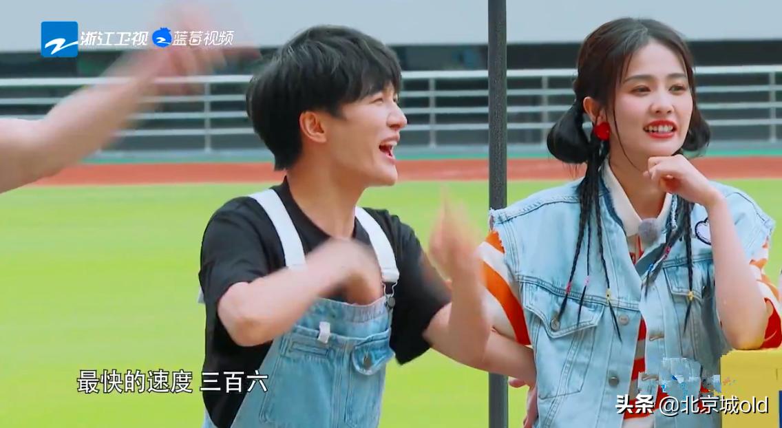 奔跑吧第十季周深搞笑花絮,奔跑吧第四季周深指压板