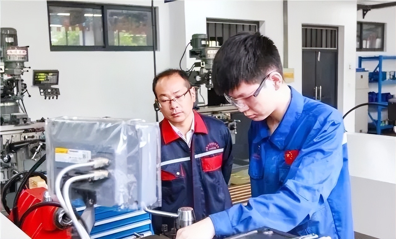 中国经济奇迹是如何实现的？还能持续多久？