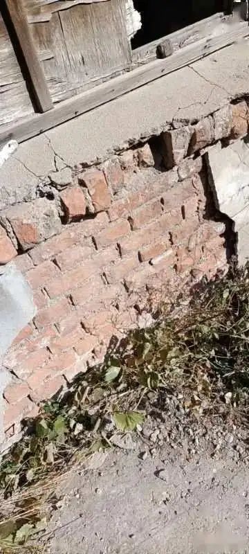 洗完澡身上痒还起皮是怎么回事,洗完澡皮肤干燥起皮浑身痒