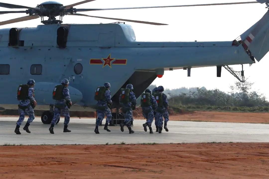 姹跺窛璺充紴15鍕囧＋绁炲叺澶╅檷,绁炲叺澶╅檷璺充紴