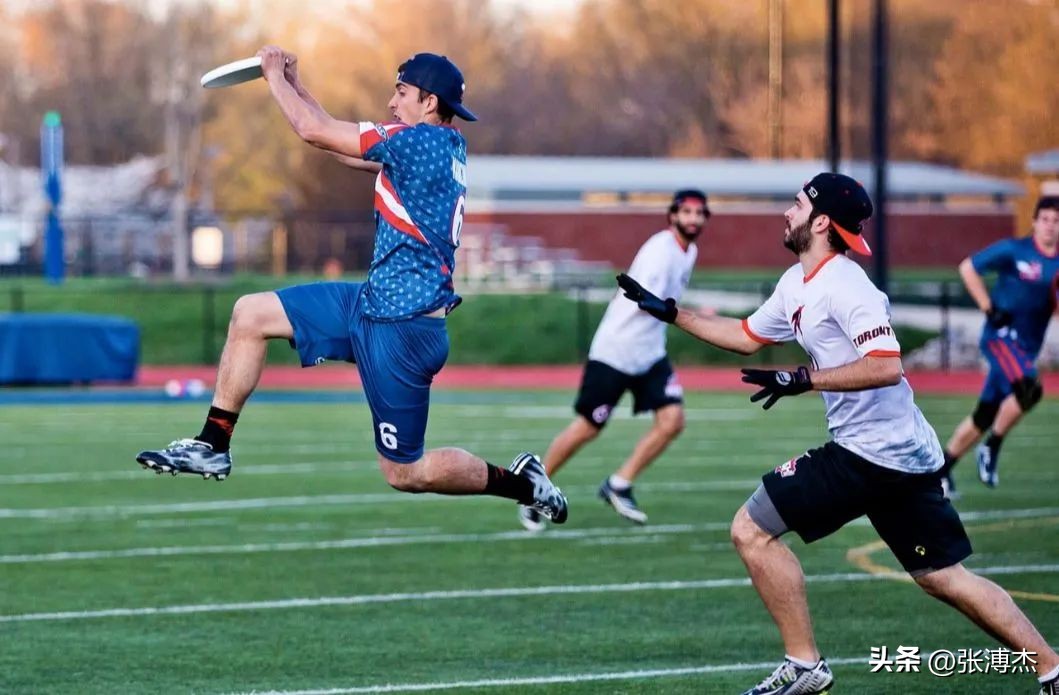 瑜伽裤蜜桃臀，各种搔首弄姿，曾火遍一时的飞盘媛，为何不见了