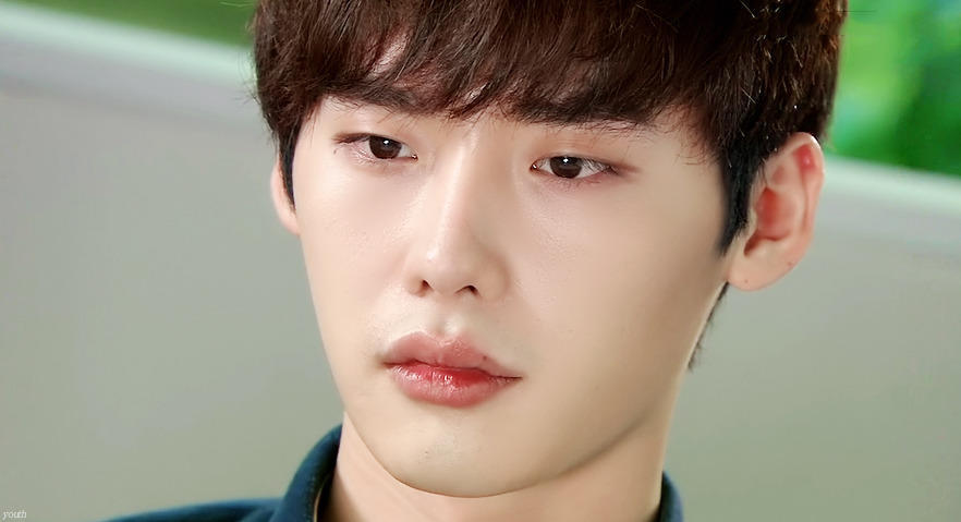 iu和李钟硕哪个时候谈恋爱,iu和李钟硕恋情怎么被发现的