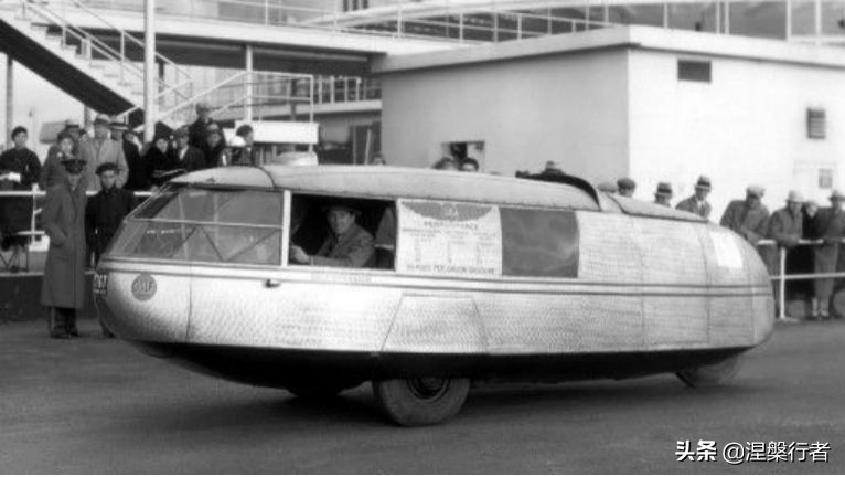 天生畸形却拥有传奇一生，被称为外星人的富勒，他的发明超越时代